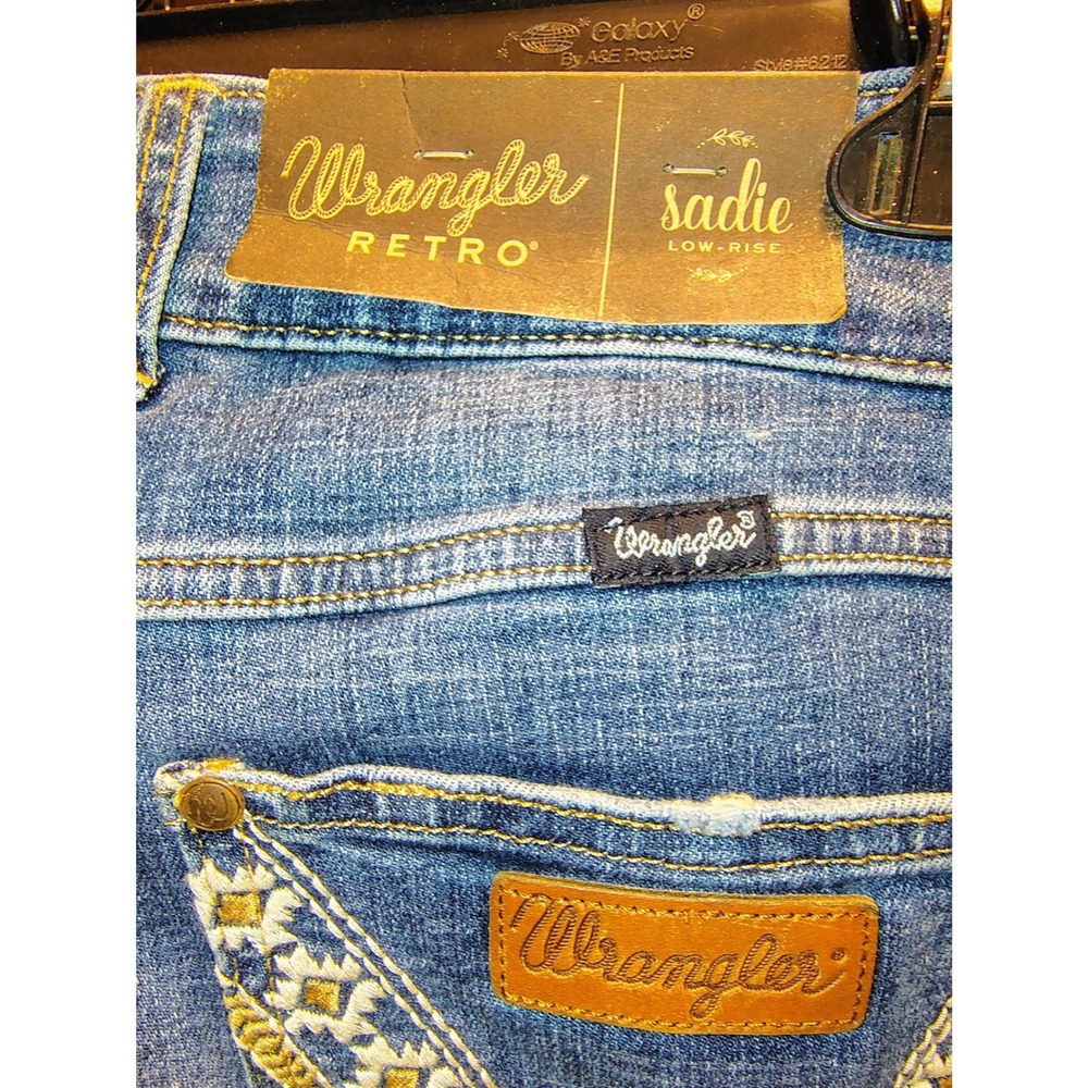 NWT Wrangler Retro Sadie Low Rise Boot Cut Jeans Size 32x36